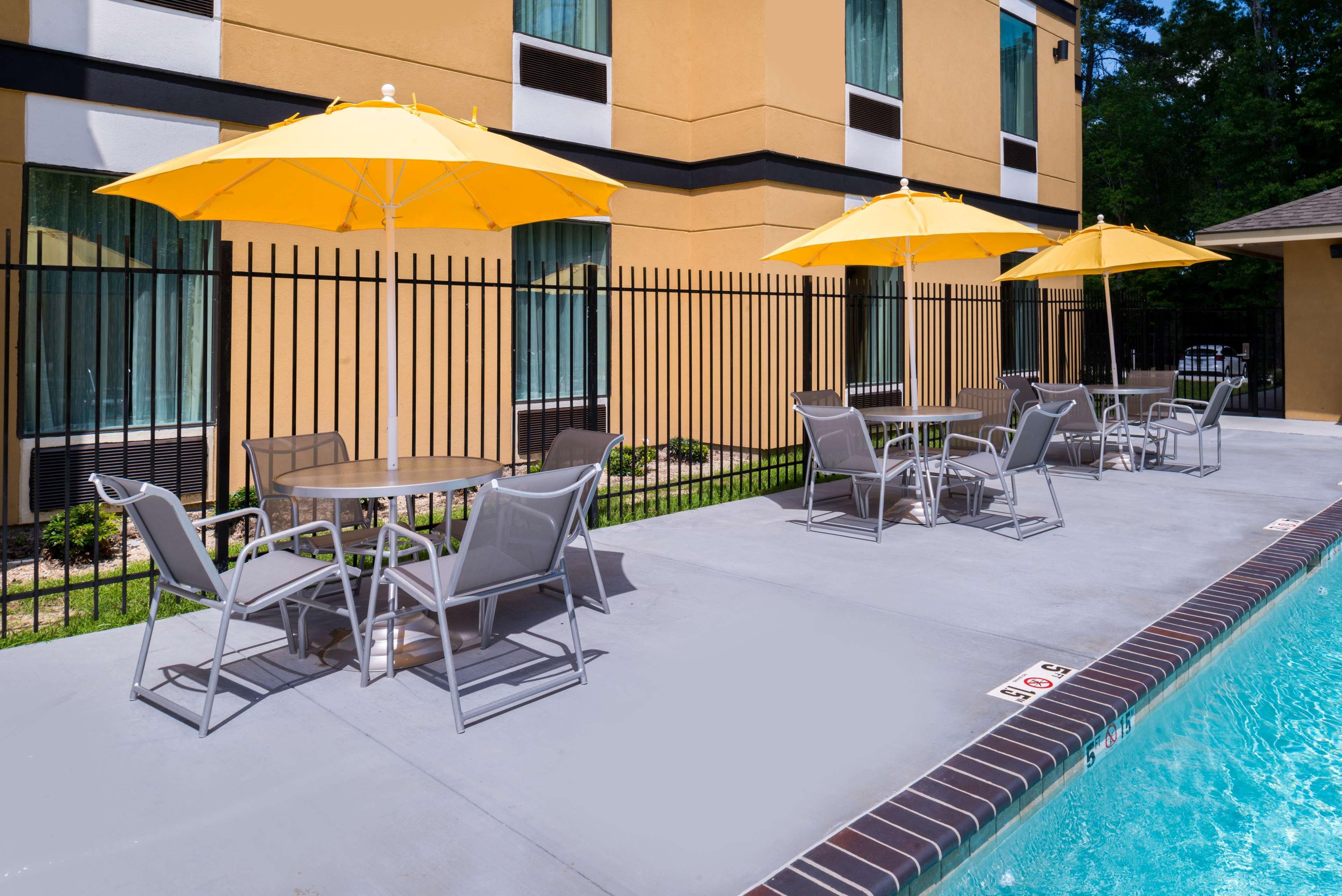 Best Western Plus Regency Park Walker Exteriör bild