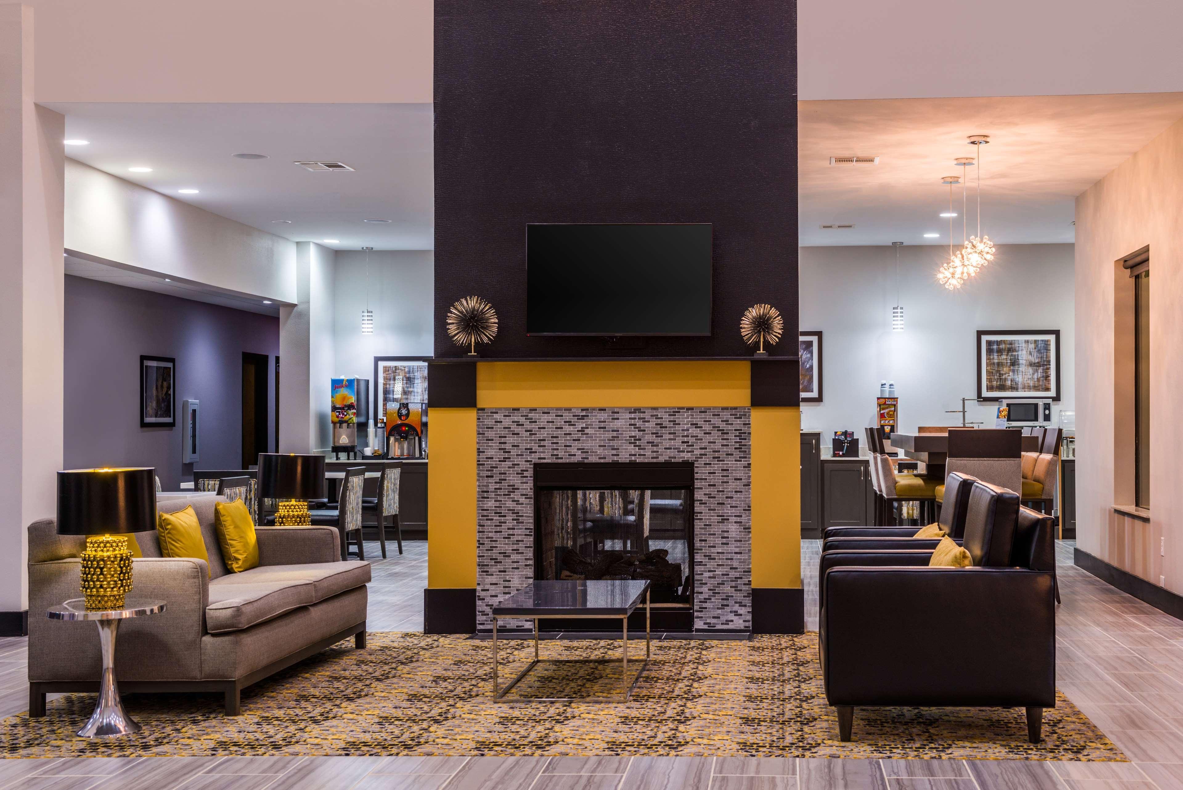 Best Western Plus Regency Park Walker Exteriör bild