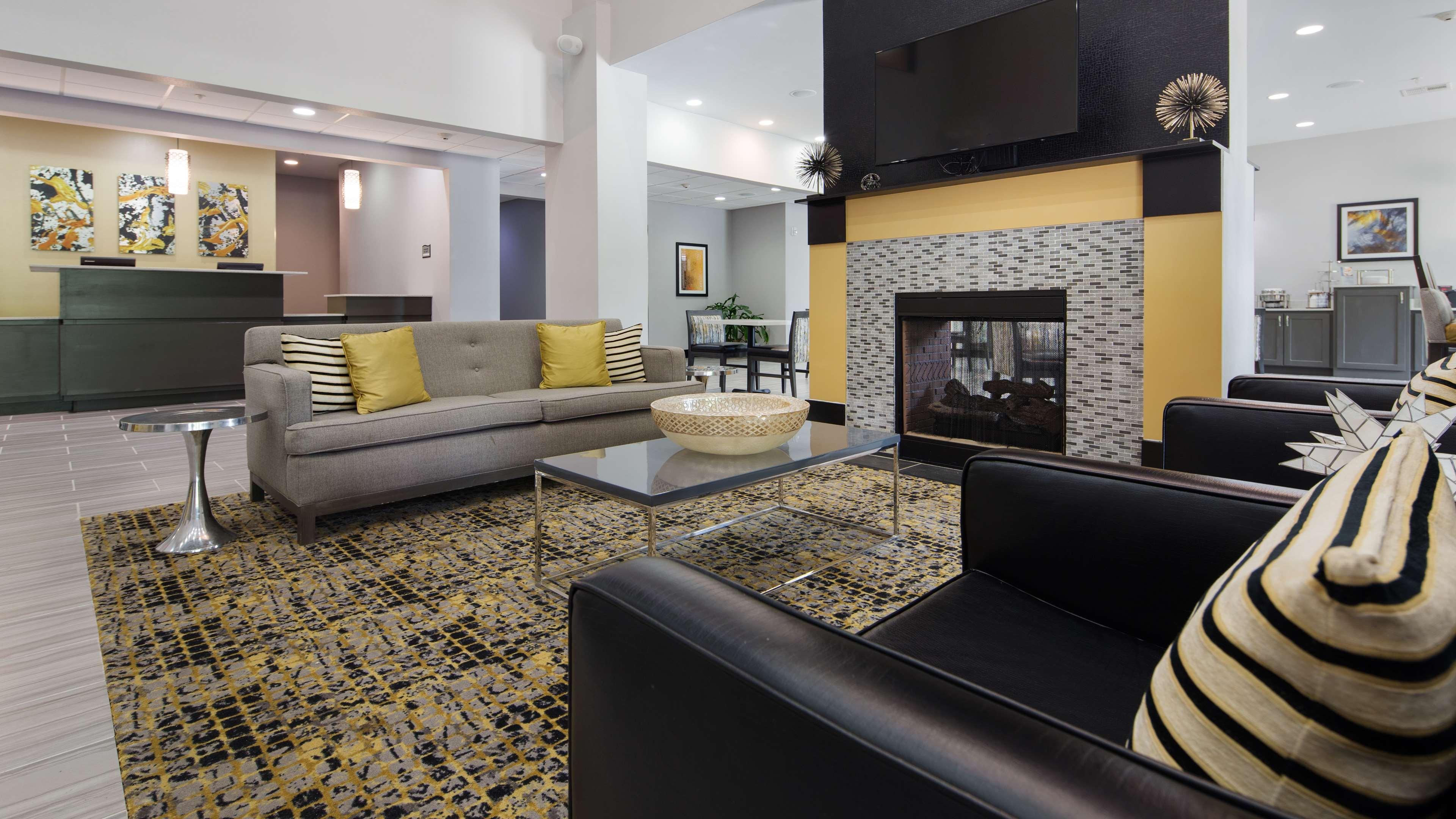Best Western Plus Regency Park Walker Exteriör bild